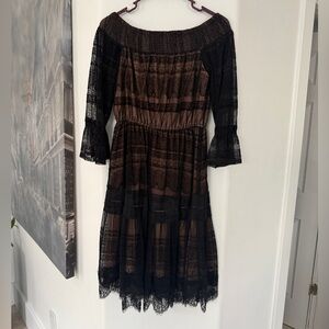 Elegant Black and Brown Lace Dress xs